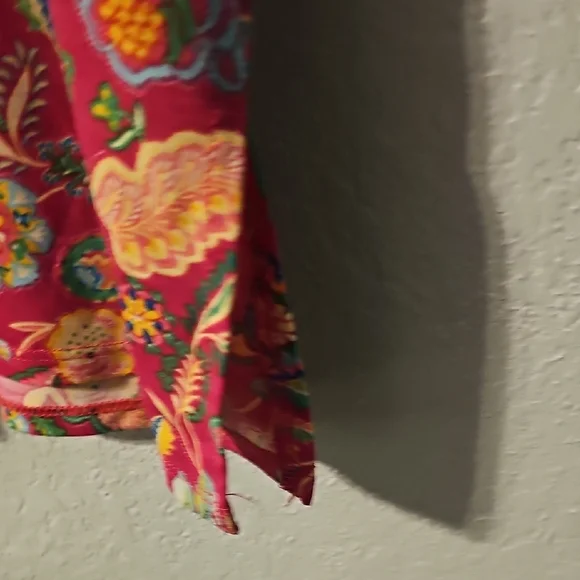 Floral Split-Neck Lizzy Blouse in Bright Pink - Picture 4 of 5